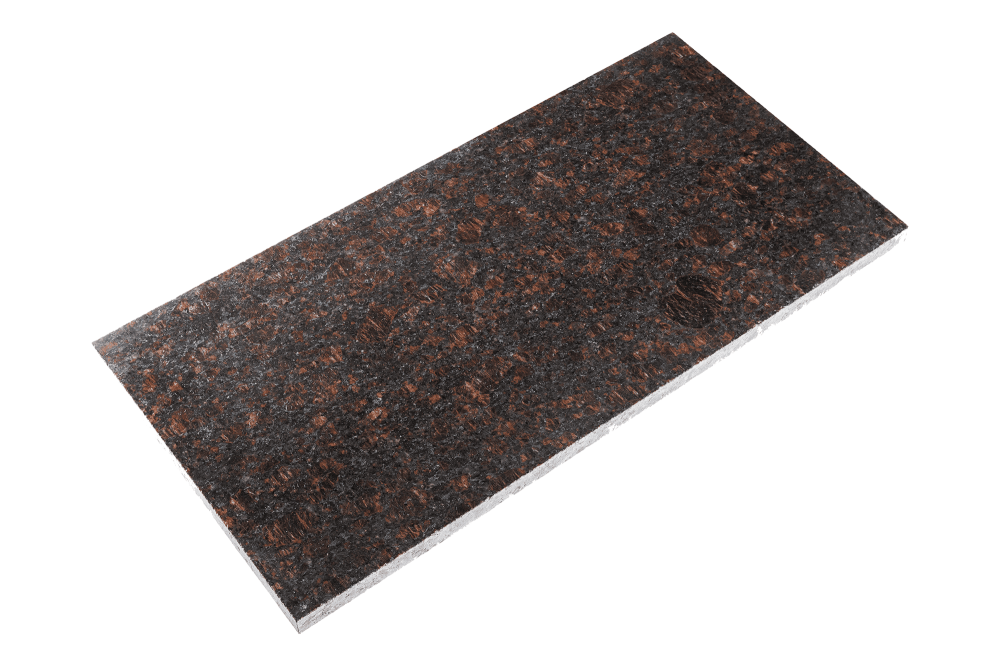 Натуральная гранитная плитка. Идеальна для пола и фасада. Выберите полировку для интерьера или термообработку для безопасной уличной укладки